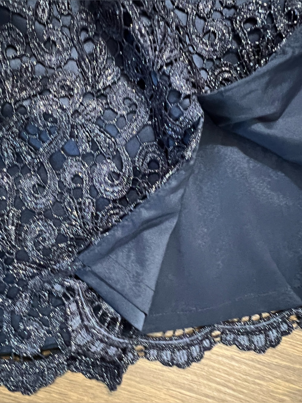 Adrianna Papell Live From The Red Carpet Navy Metallic Lace Dress 6⁠ - Picture 9 of 10